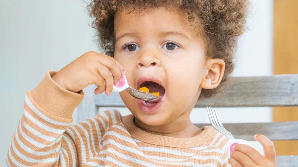 【BLW】幼児が自力で食事を始めるタイミングと方法